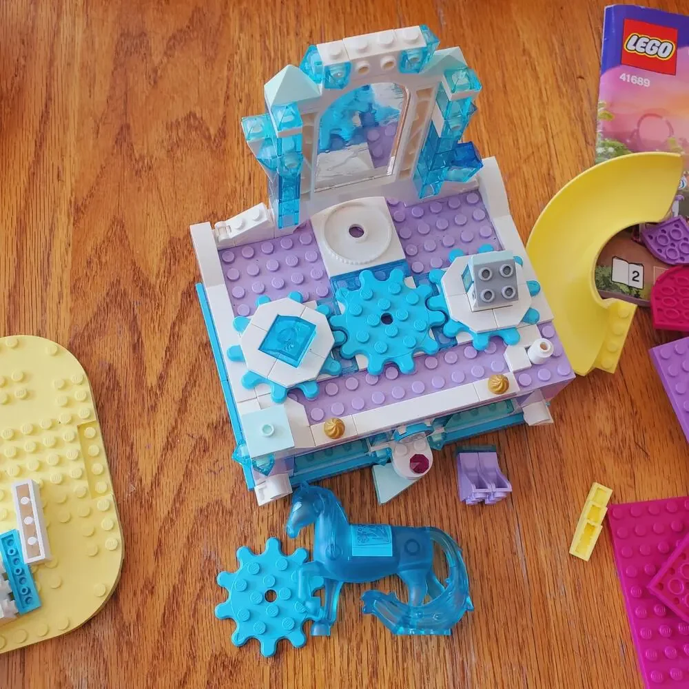 Lego Girl Friends, Frozen Miscellaneous Pieces Large Lot 2 lb Lego